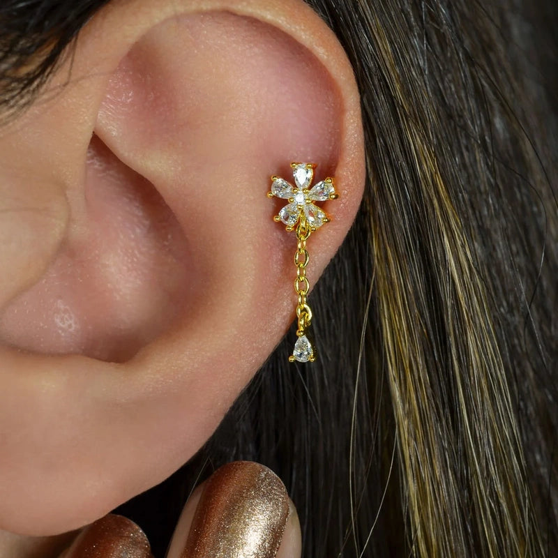 Chain Wobbly Flower Piercing for Helix, Cartilage, and Lobe - Silver Colour