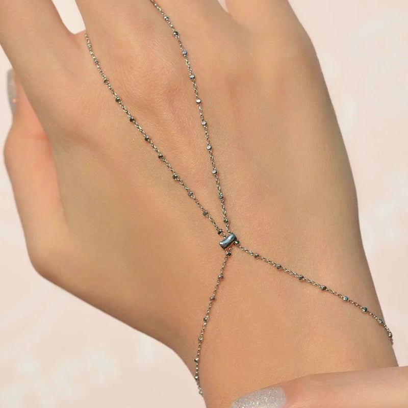 Thin Hand Chain, Minimalist Finger Chain, Bague Bracelet, Delicate Hand Chain, Slave Chain Link, Dainty Hand Chain, Ring to Bracelet